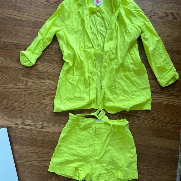 Solid & Striped Neon Yellow Blazer and short set - Picture 2 of 6
